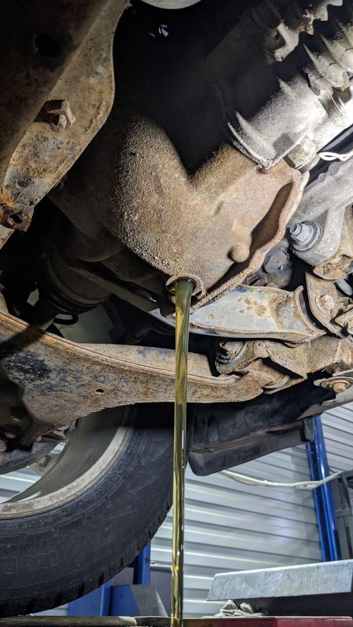 Замена масла в переднем редукторе