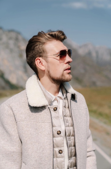 Ведущий публичных мероприятий Никита Анисимов