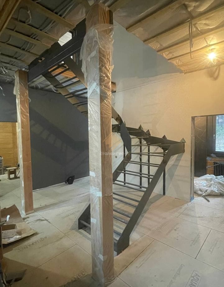 Отделка металлической лестницы деревом и облицовка лестниц из металла ...