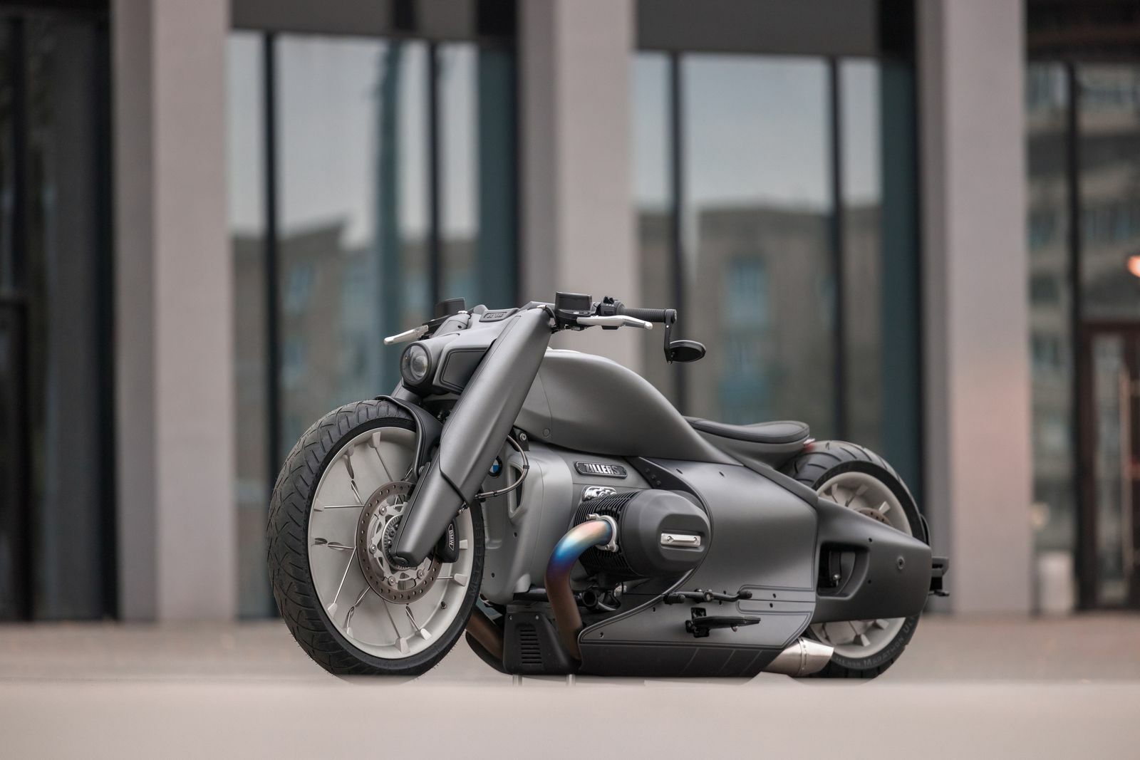 BMW r18