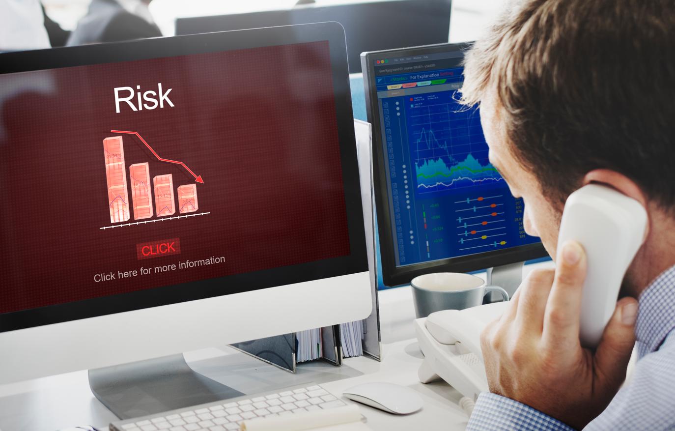 A trader is calculating risk per trade in cryptocurrency trading