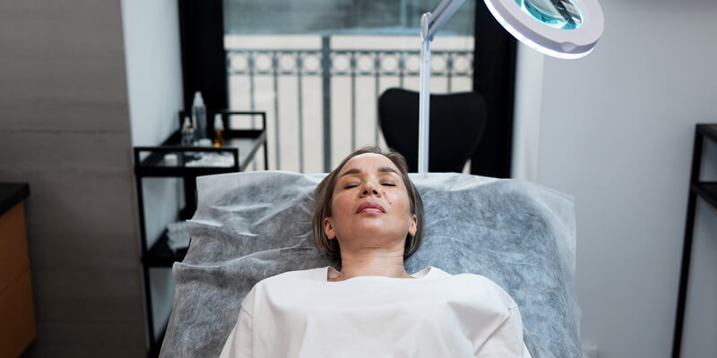 Сравнение фракционной и безинъекционной мезотерапии: какая процедура лучше