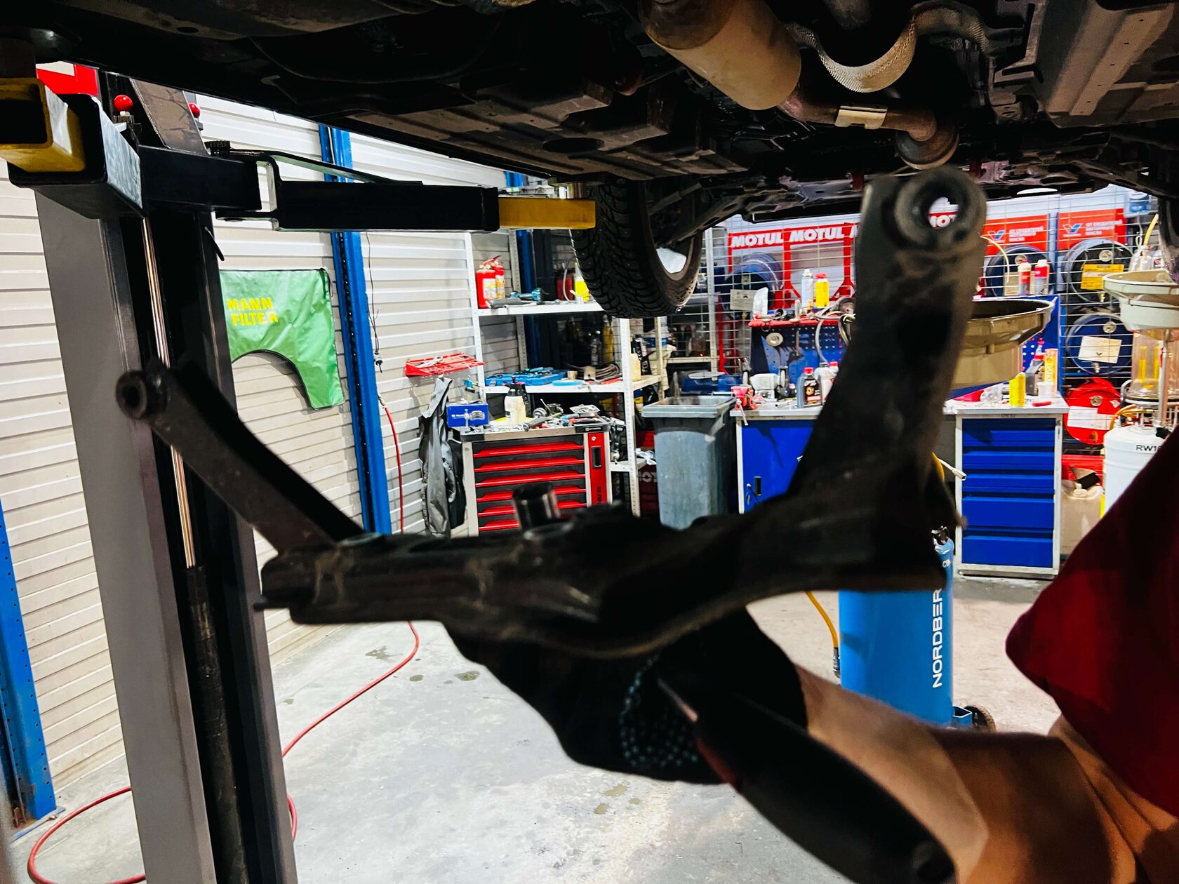 Демонтаж кронштейна на Haval F7