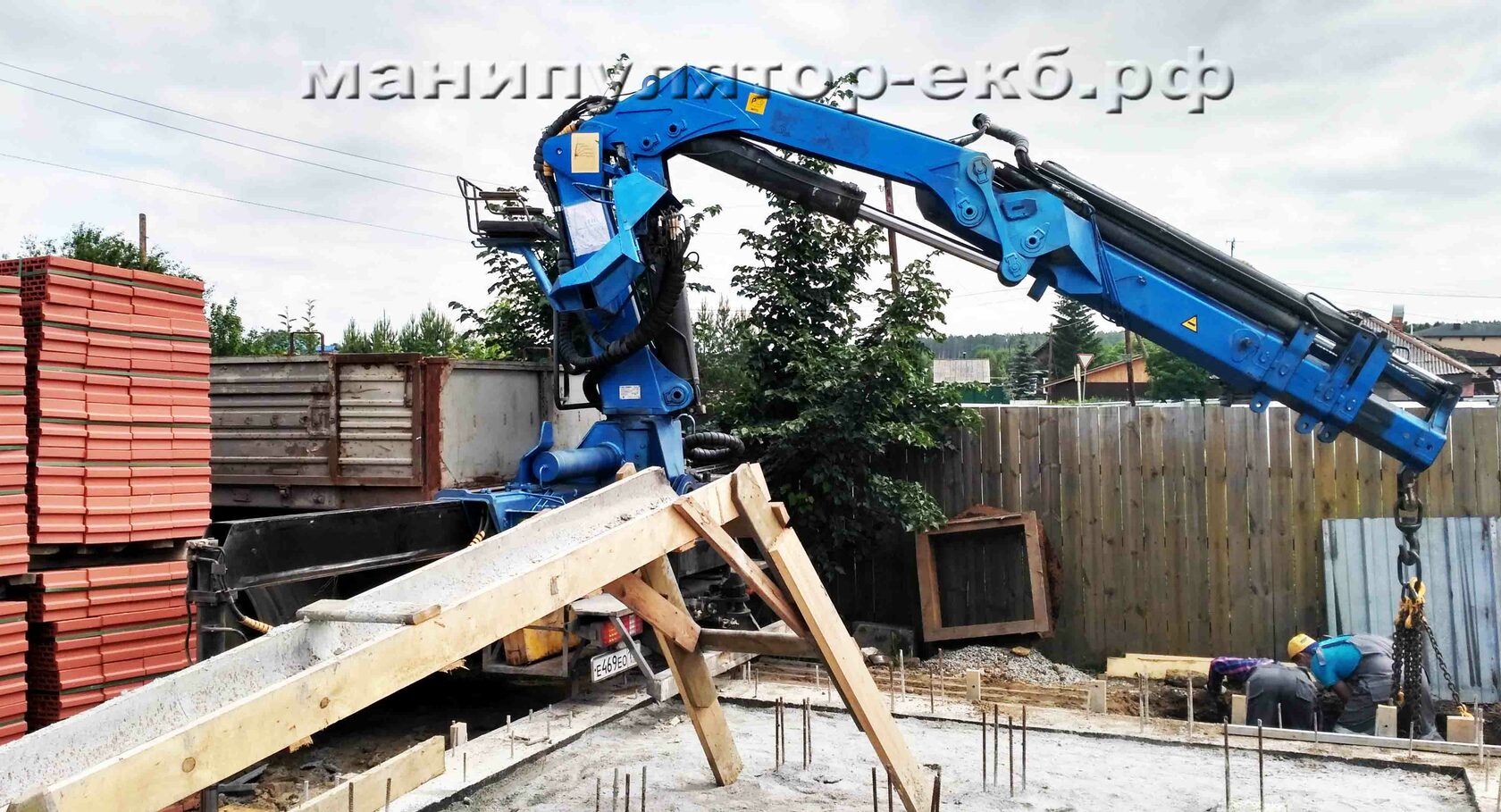 Кран 7 тн на заднем свесе грузовика