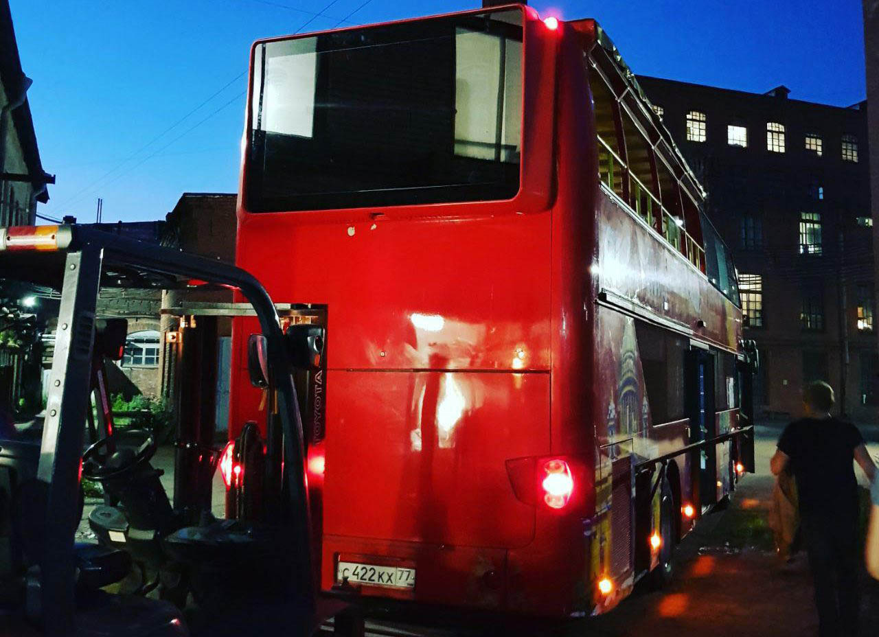 Дизайн и штучное производство композитного кожуха для мультимедийного экрана