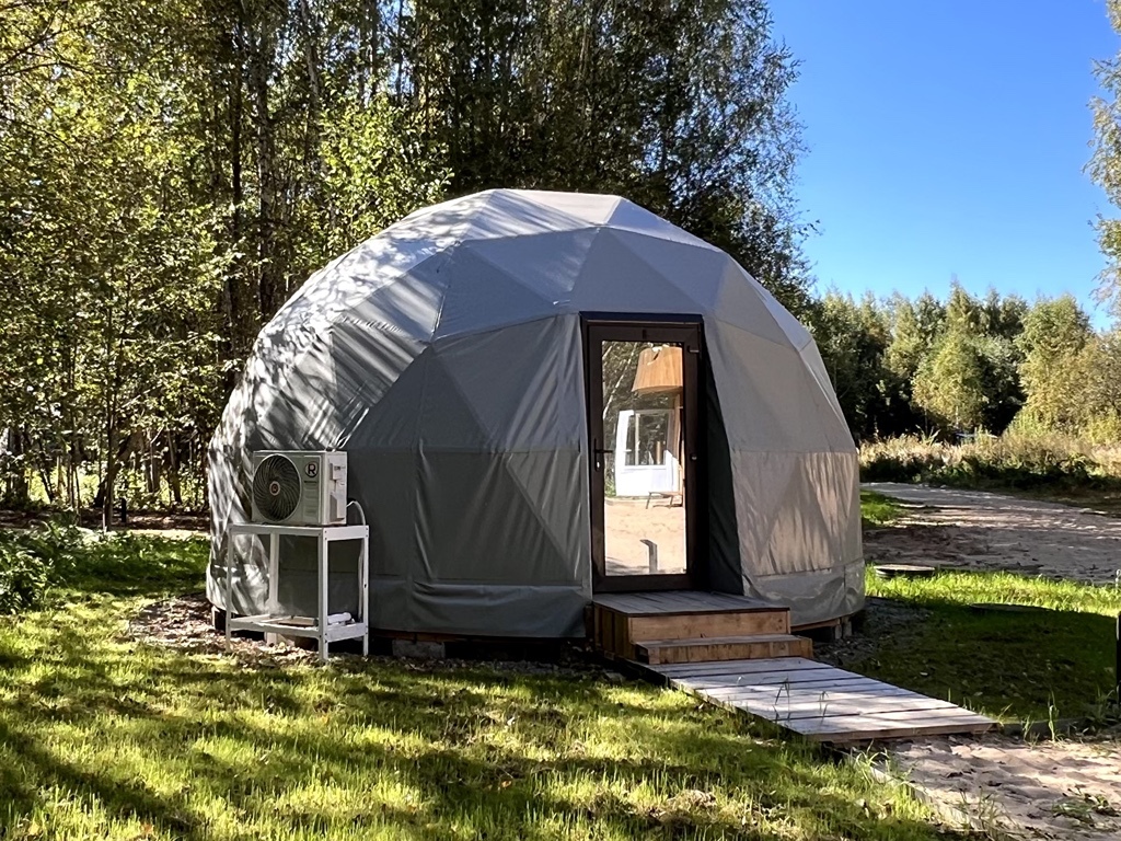 Озеро Ле, глэмпинг