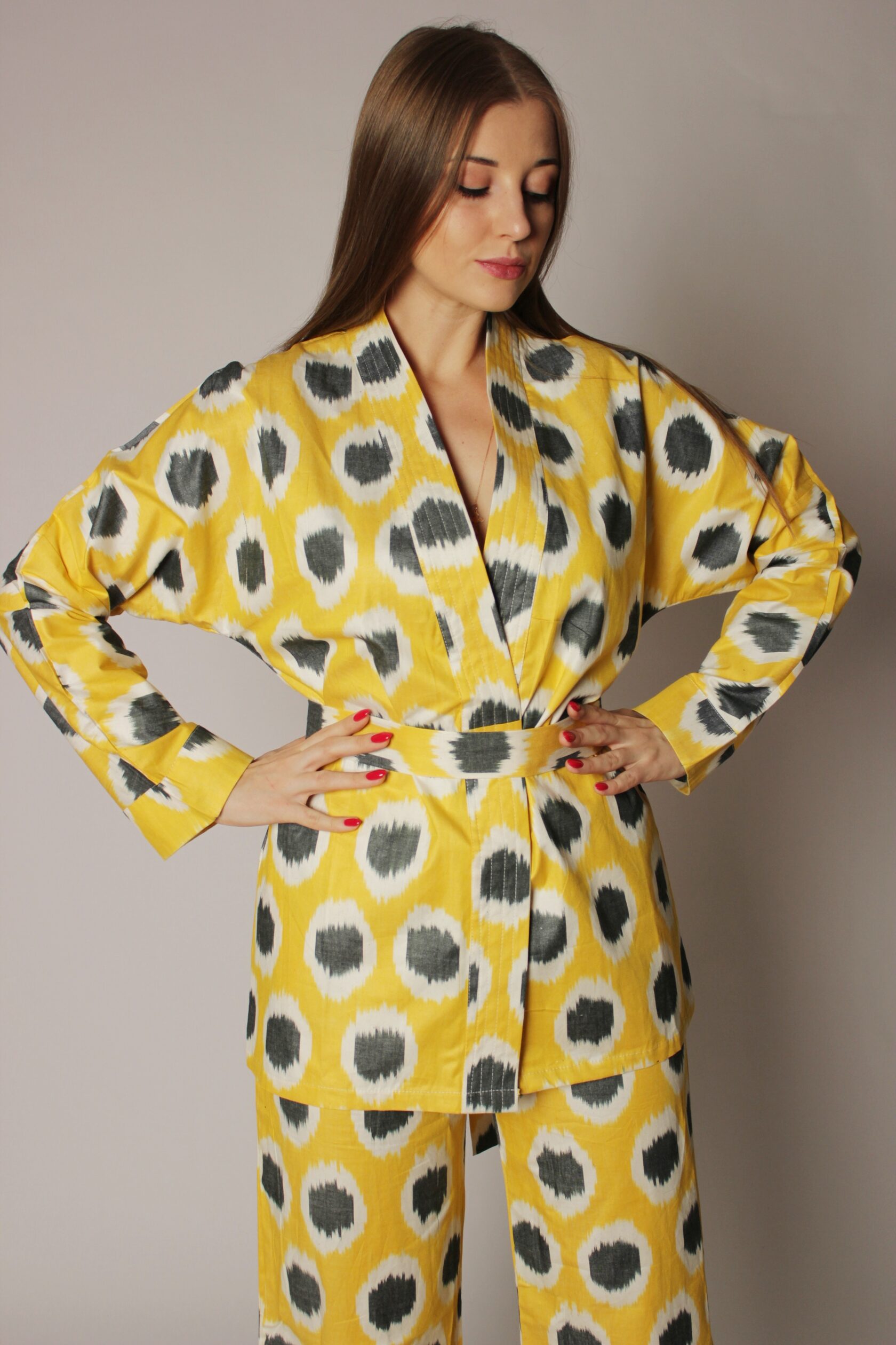 Халат, кимоно, костюм женский. Купить в магазине navigatore. На сайте, озон (ozon), маркете. В москве, спб, по всей россии. Красивый, модный, пляжный, удобный, домашний (home), турецкий, узбесккий, премиум, натуральный, восточный, желтый.