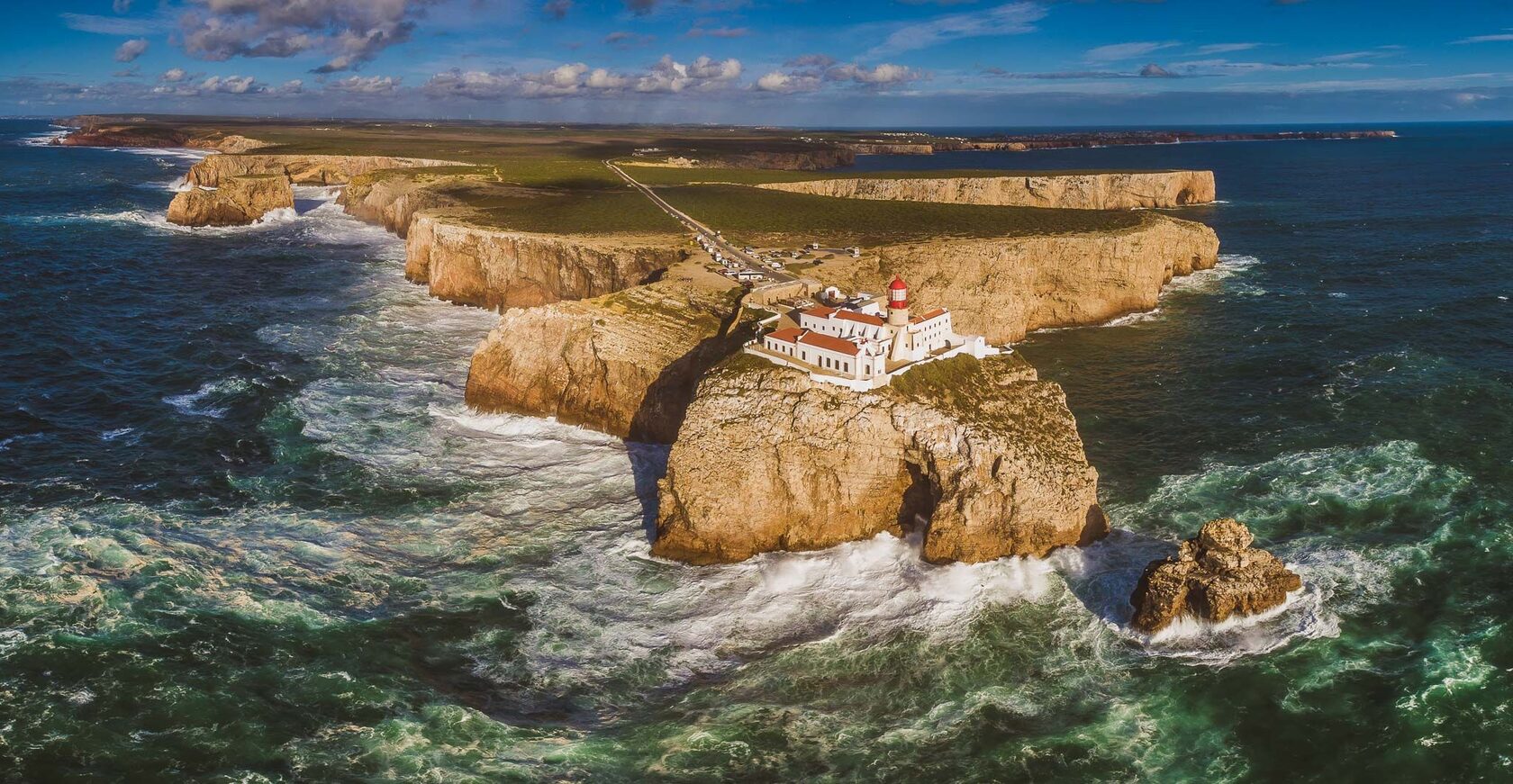 Мыс Сагреш, Португалия — место отправления многих экспедиций эпохи Великих географических открытий