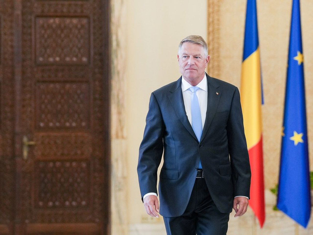Клаус Йоханнис, Президент Румынии, отставка, досрочный уход с поста, политический кризис