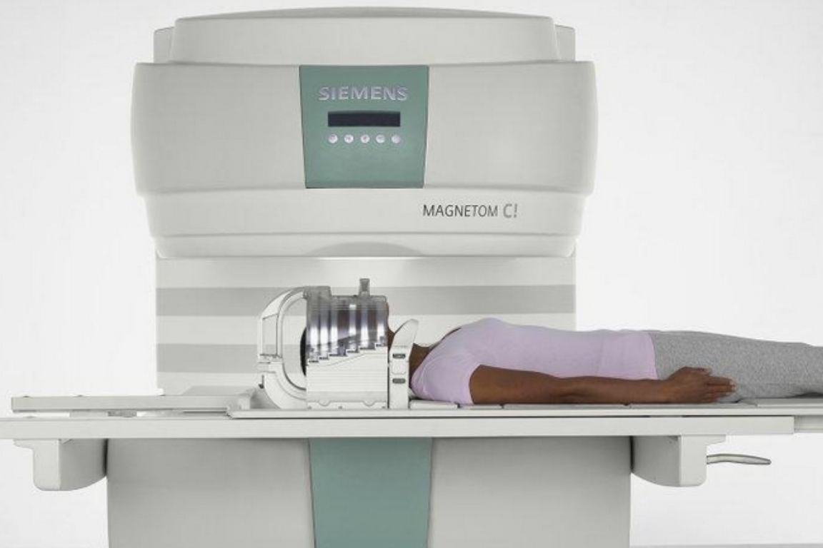 Siemens magnetom c открытого типа. Siemens magnetom c 0. 35t. Мрт томограф siemens magnetom c. 2t.