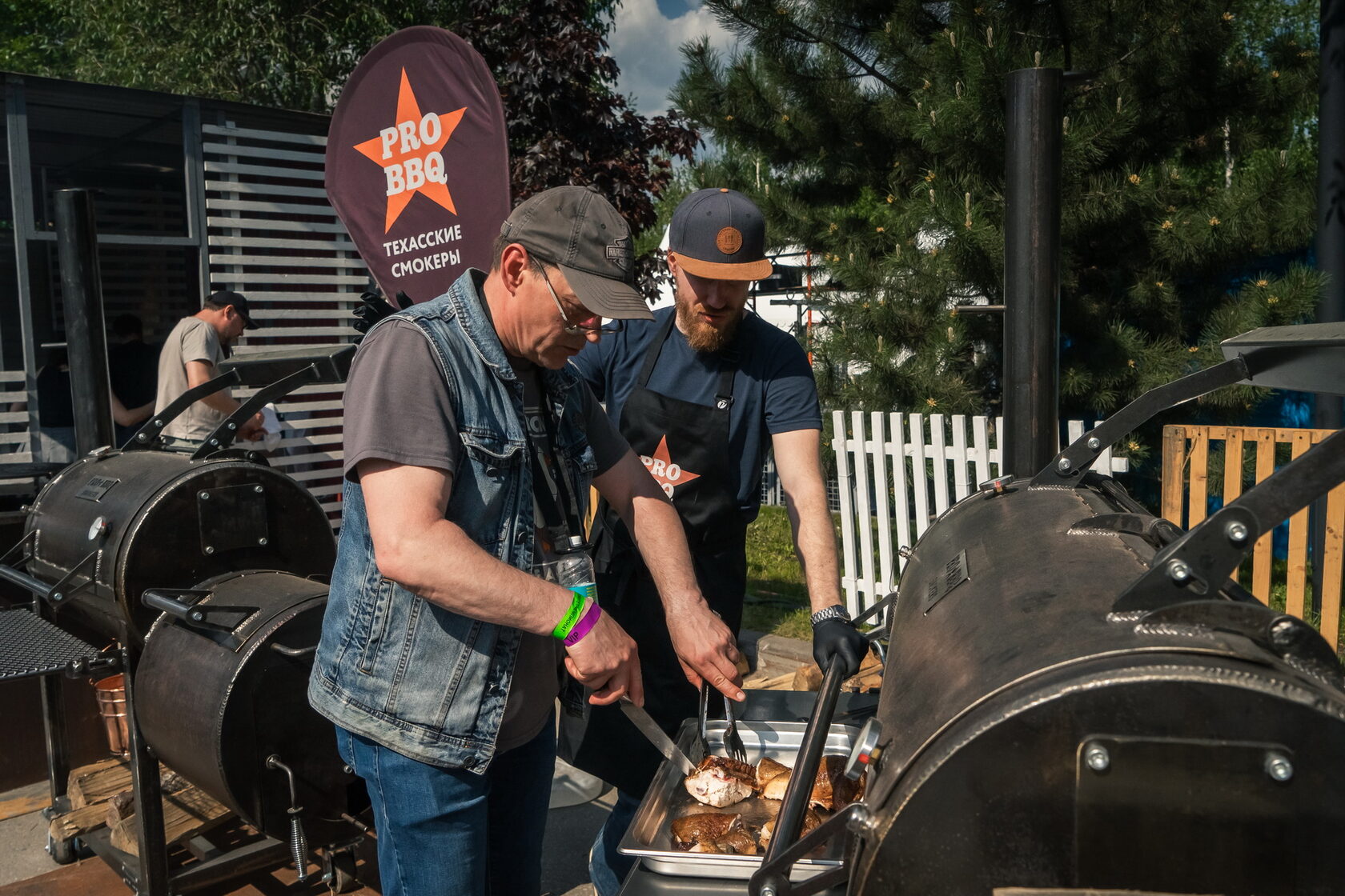 Фотографии Russian Grill Fest 2025 на площадке Смокеров ProBBQ Smokers