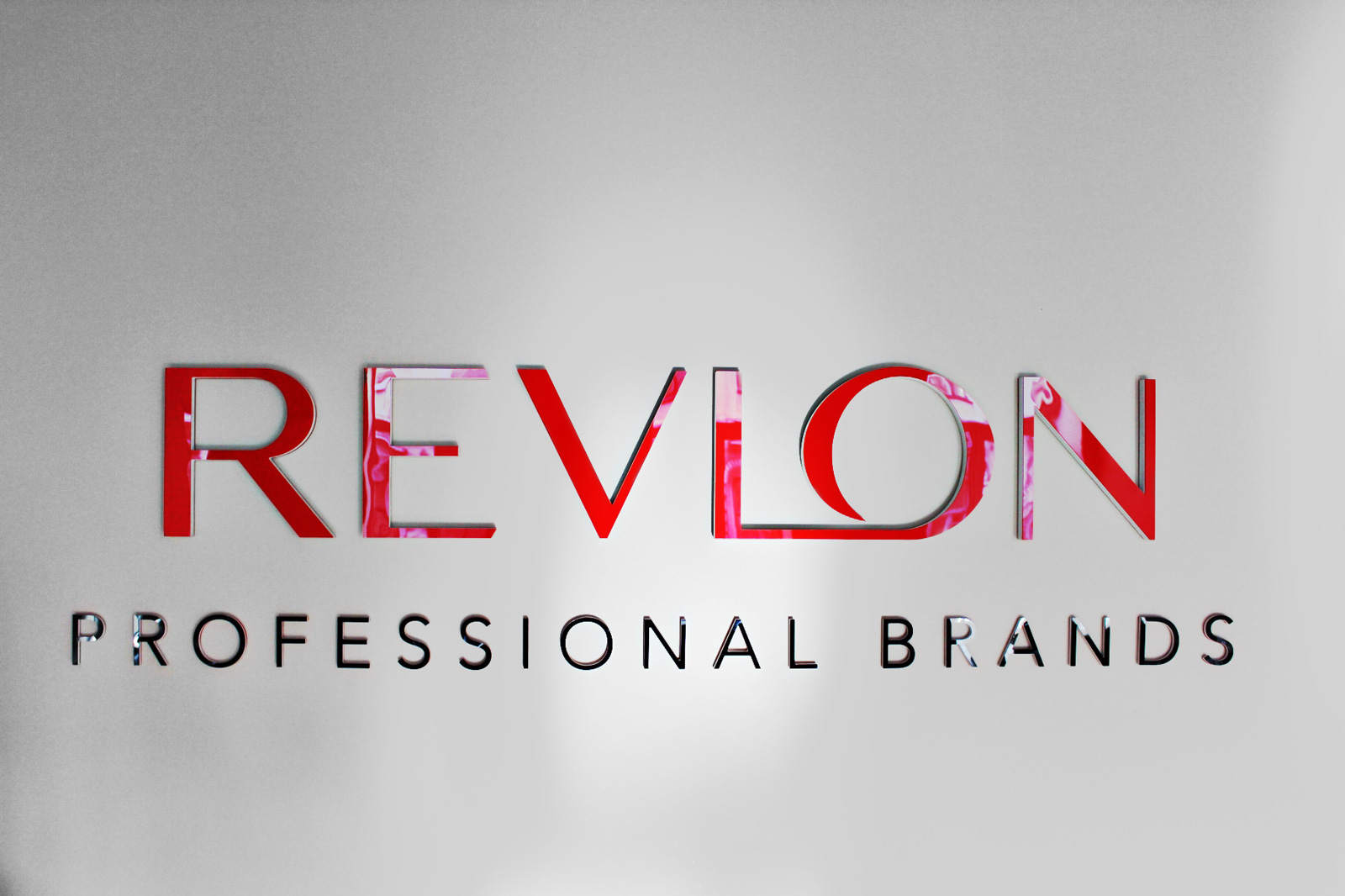 Revlon professional логотип