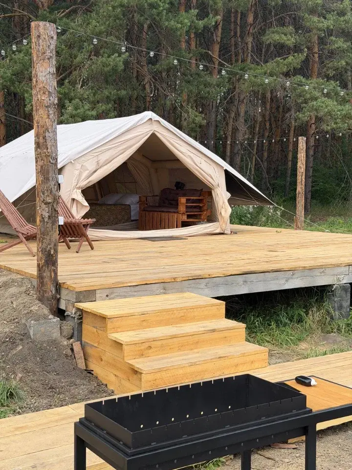 Летняя палатка в глэмпинге