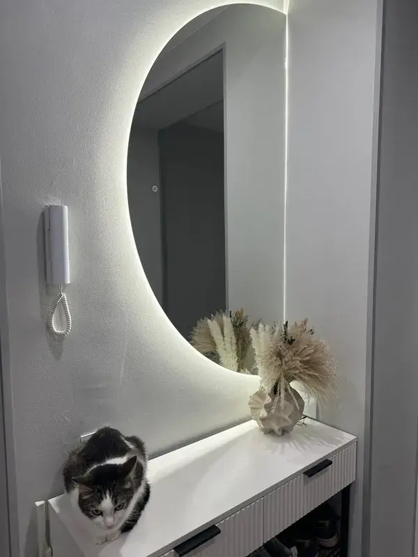 Зеркало в прихожей