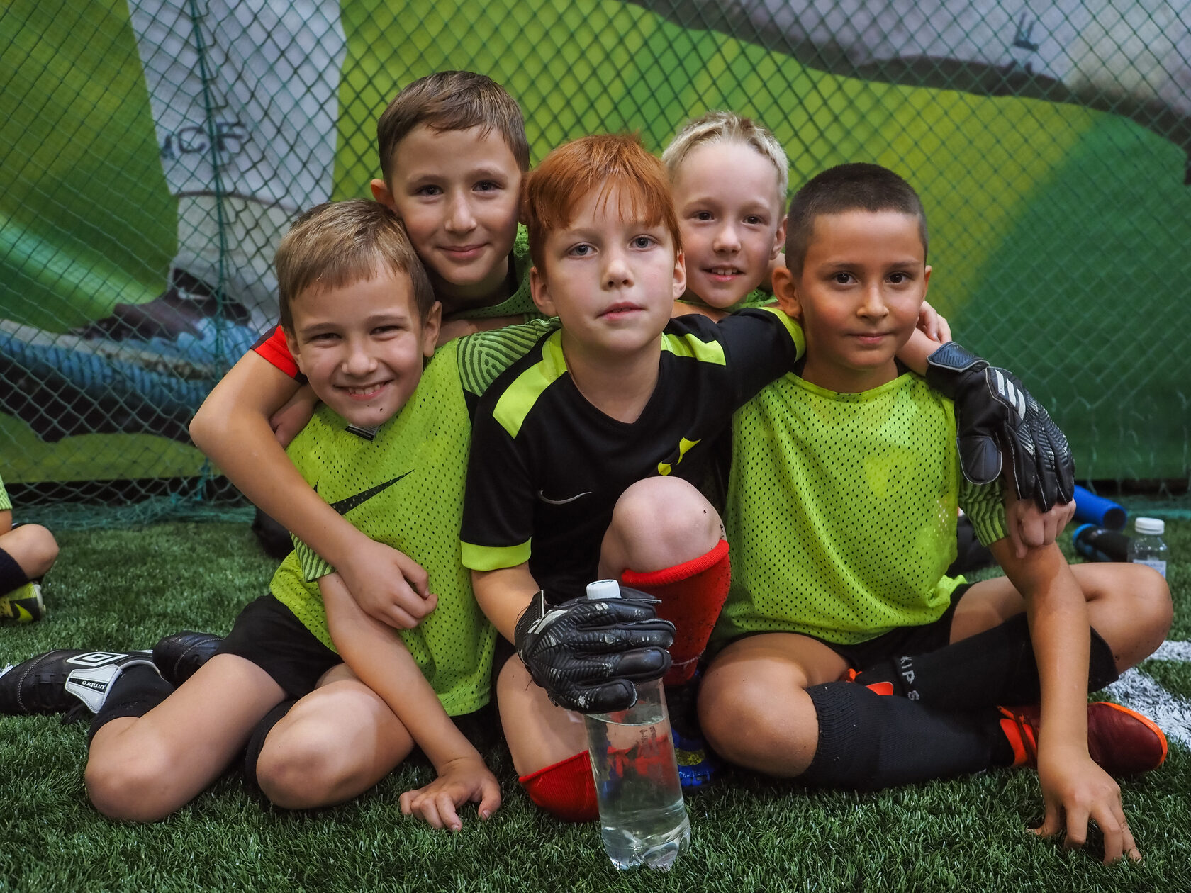 Аренда футбольного поля крытого в «Питерлэнд» СПб | «Арена 300»