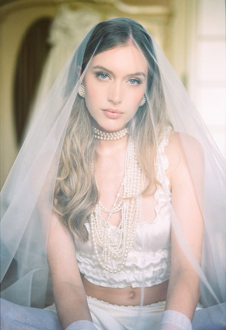 Trendy bridal makeup Prague