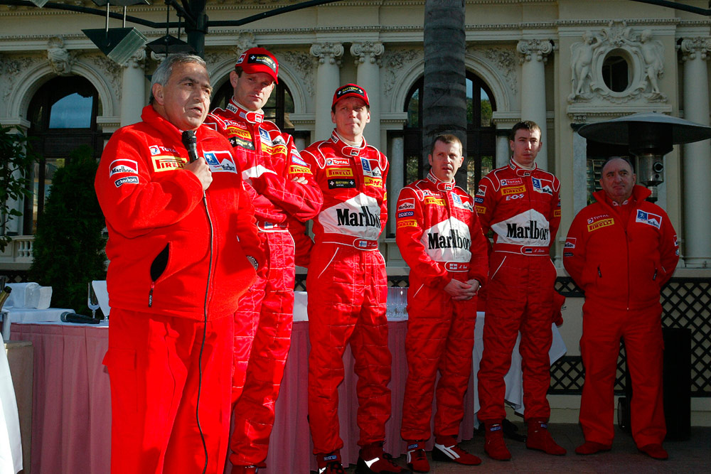 Коррадо Провера и команда Peugeot перед стартом ралли Монте-Карло 2005