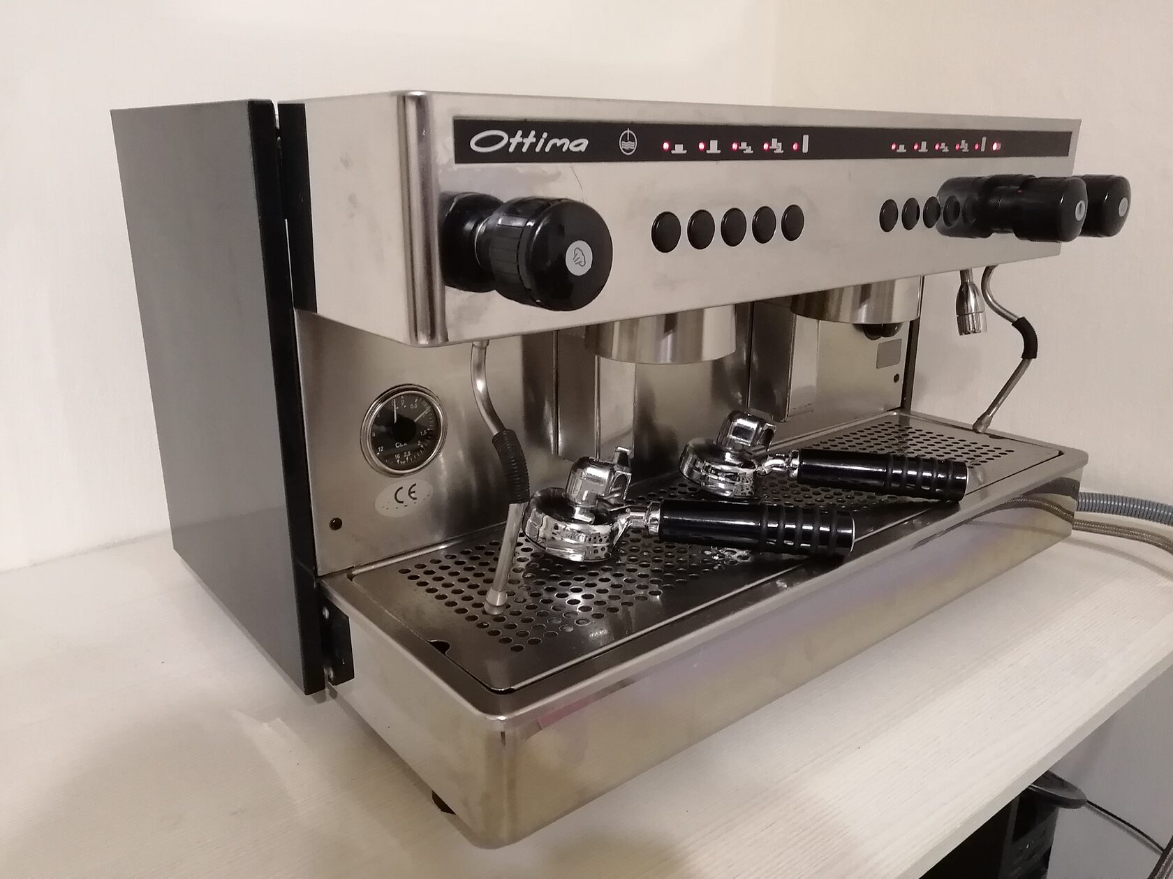 Rombica barista cfx a02r. Оттима кофемашина 2гр. Кофемашина Futurmat ottima. Кофемашина ottima s2. Кофемашина - автомат Futurmat ottima EVO.