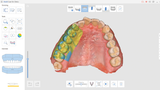 Основатель и главный врач клиники — Куприянова Евгения Юрьевна, врач гнатолог, ортопед, хирург- имплантолог, пародонтолог