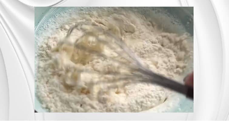 Приготовление ленивых хачапури с сыром сулугуни на сковороде: шаг 2