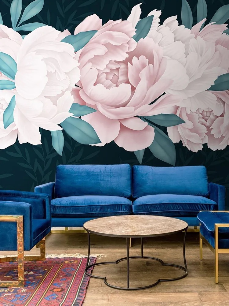 Тёмные обои с пионами в интерьере