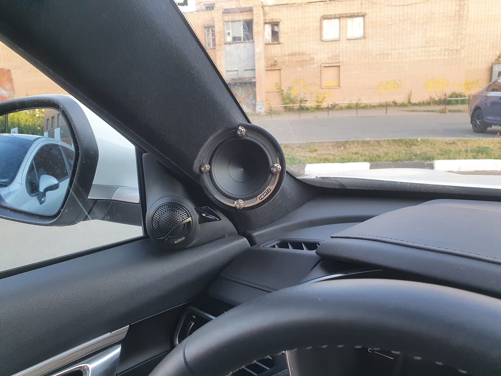 замена акустики geely atlas pro