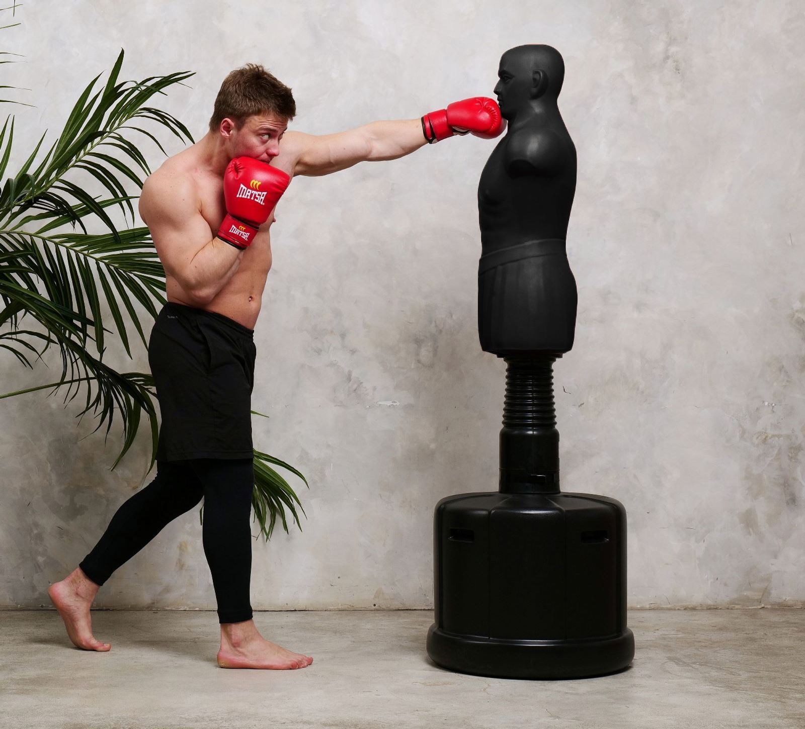 Новинки единоборств DFC: мешки, манекены и лапы. Лего столы и стены для детских садов. Мячи Adidas 2026