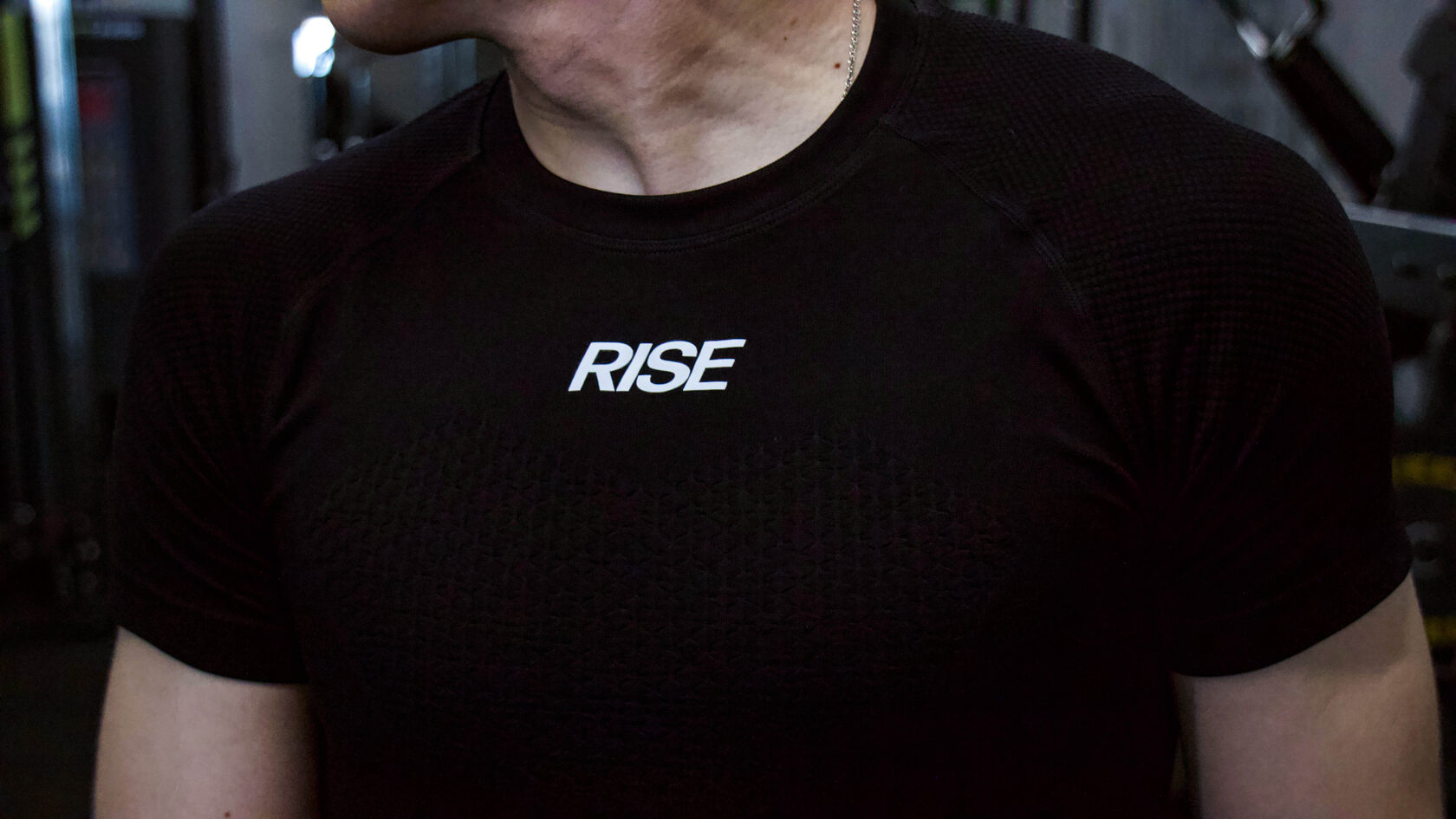Обтягивающая футболка Rise мужская черная спортивная