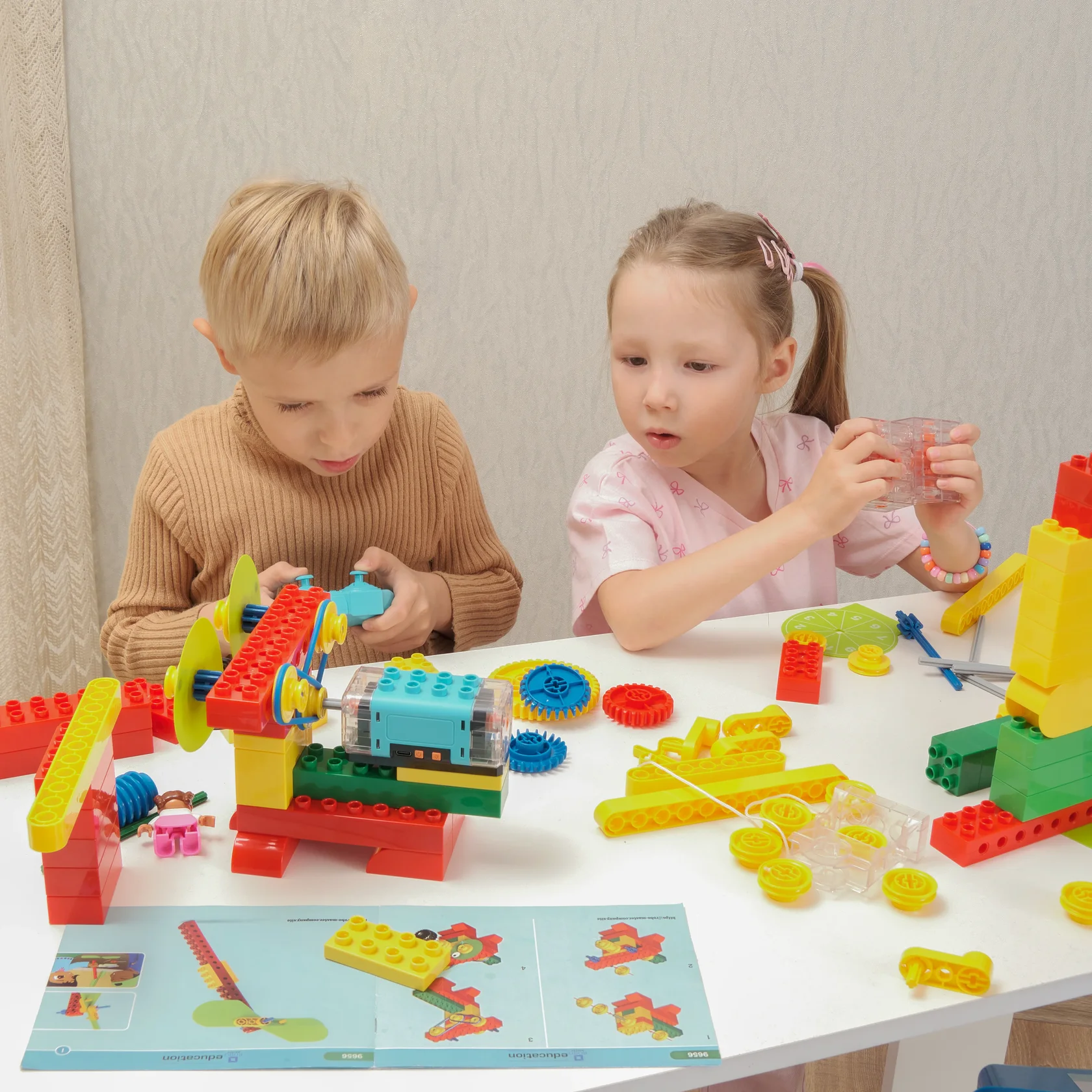 Фотосъемка детских игрушек с детьми