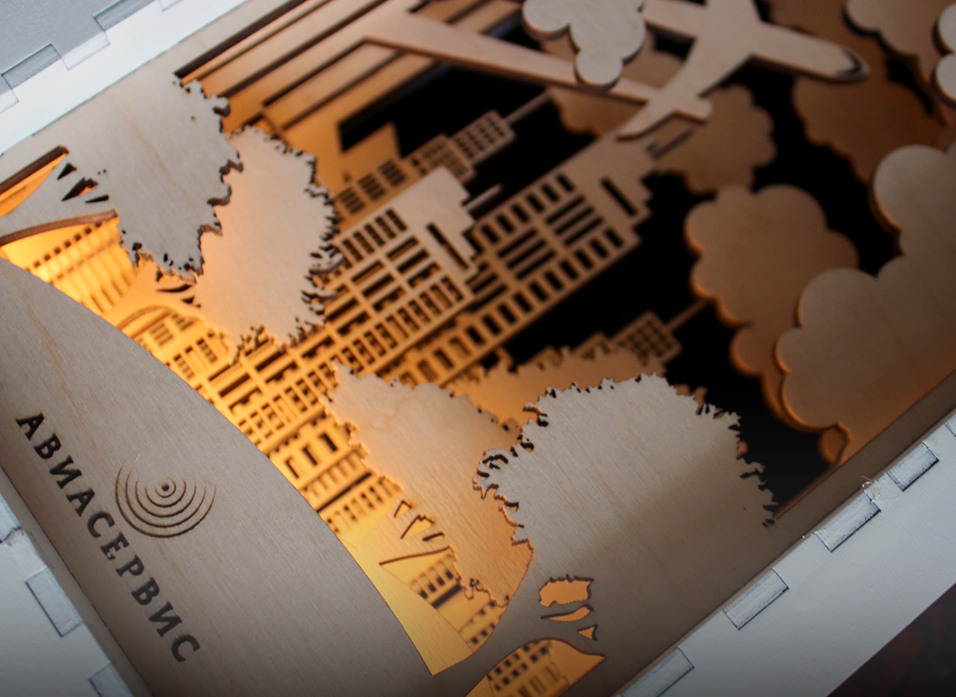 светильник с логотипом из фанеры, лазерная резка