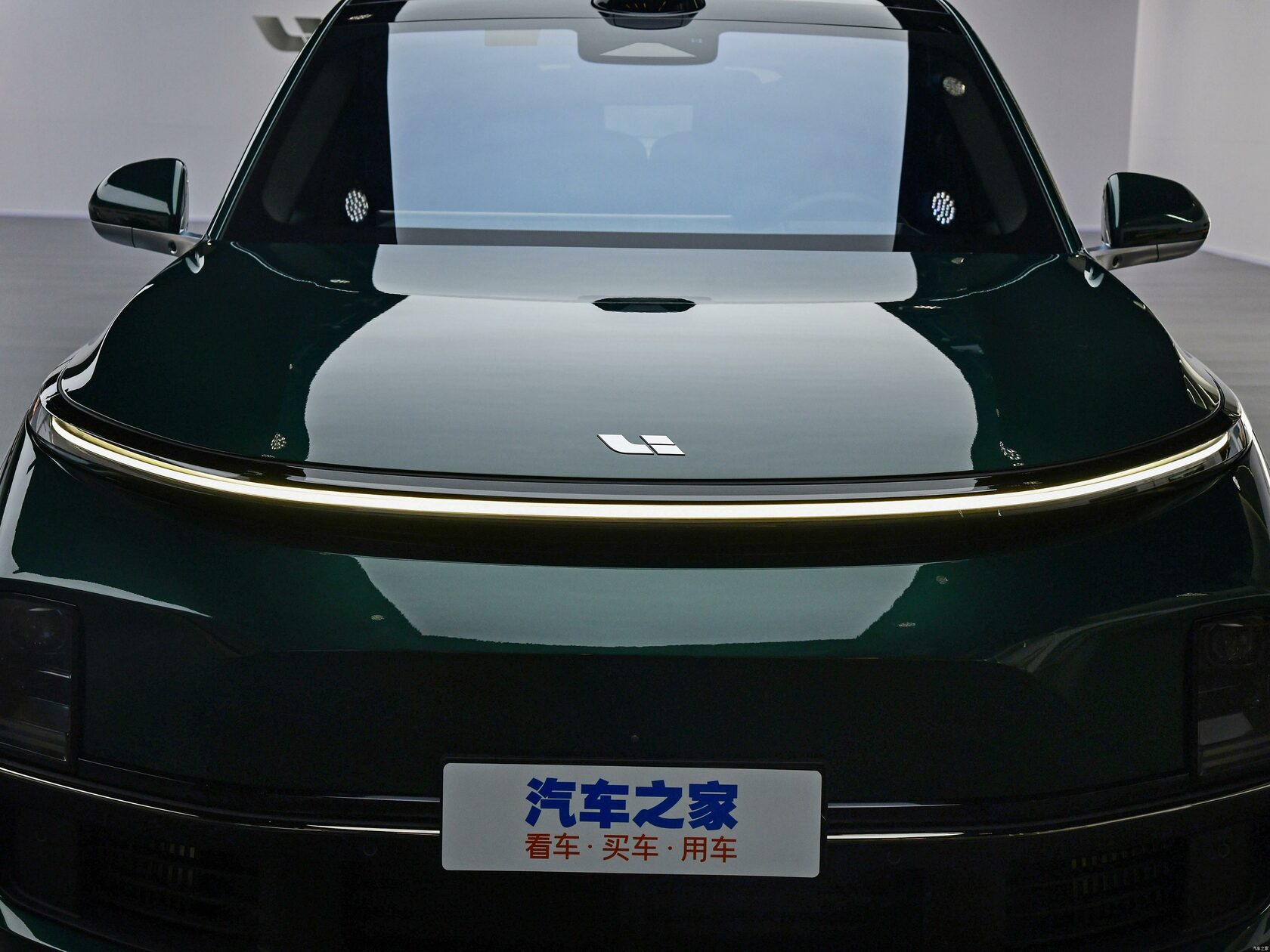 Ли9 китайский электромобиль цена. Lixiang l9 2022. Li 9 2022. Китайский l9. Lixiang l9 зеленый.