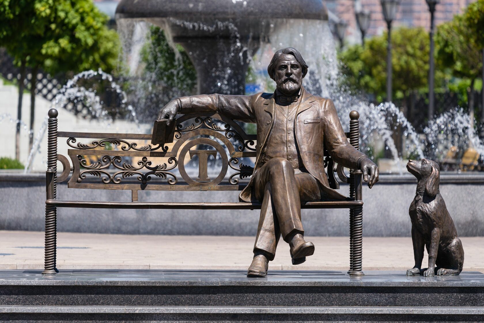 Памятник Тургеневу в Краснодаре