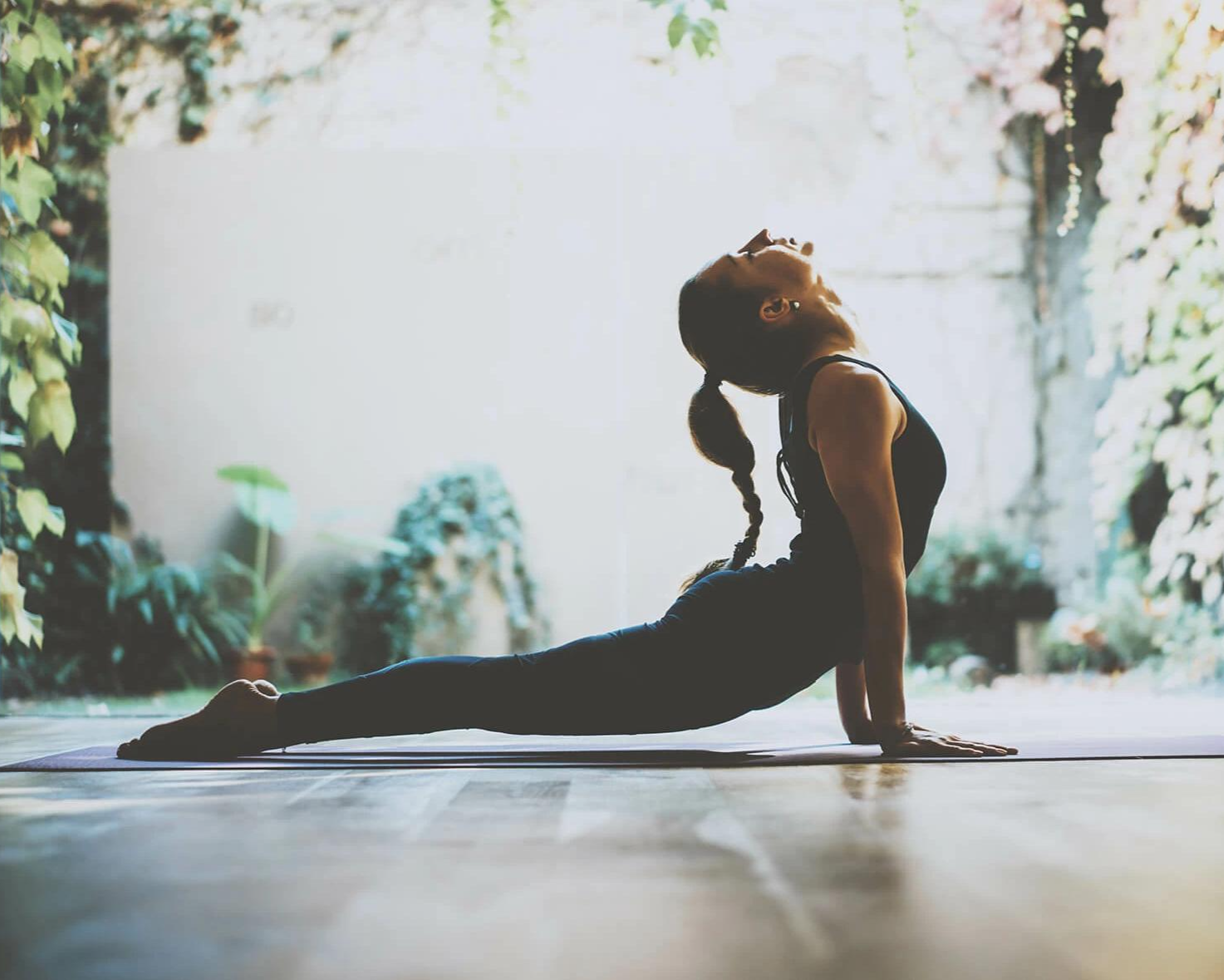 фото нанесения макияжа на лицо девушки 