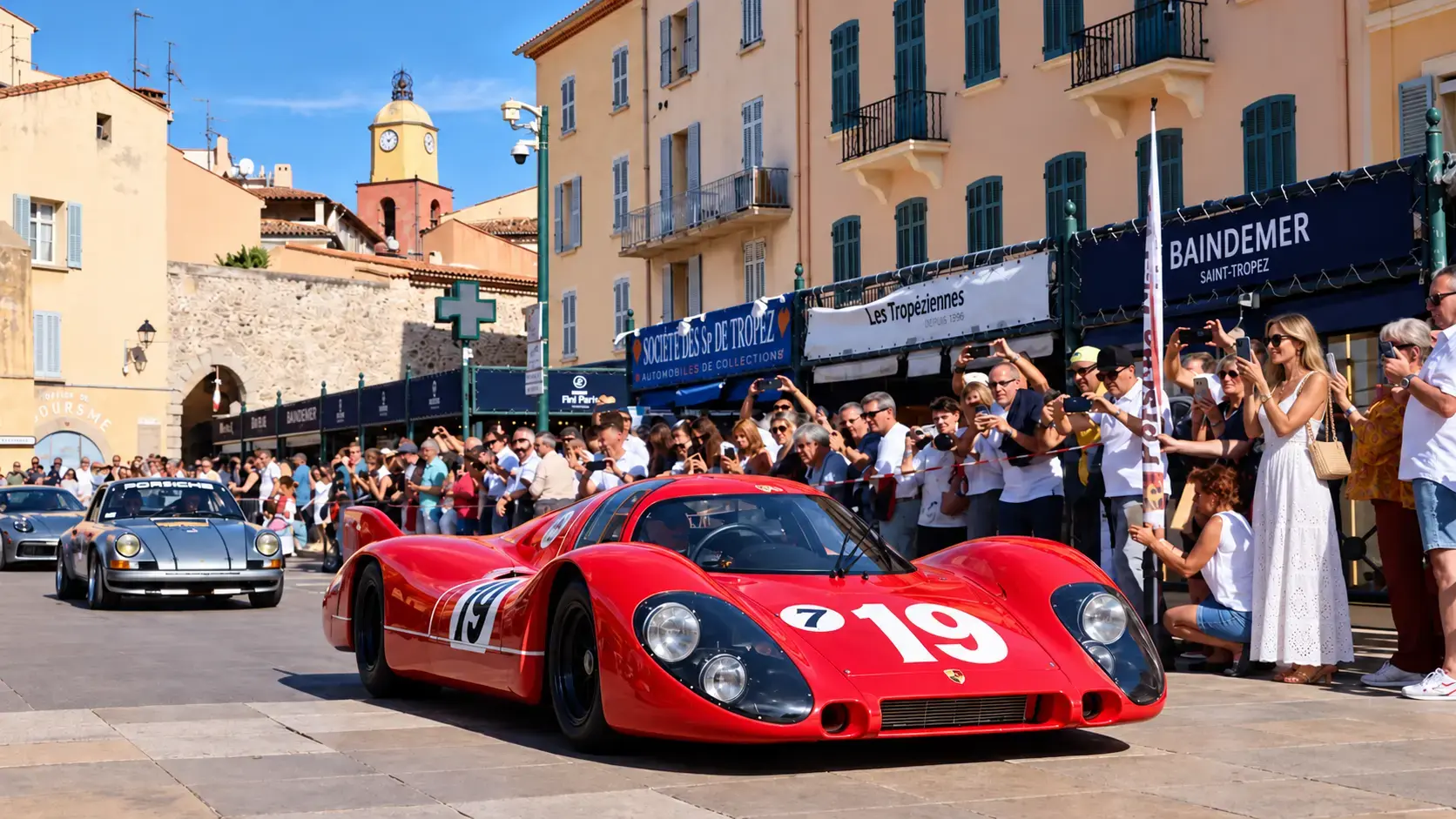 Paradis Porsche Saint-Tropez 2026 classic Porsche cars driving through the town centre