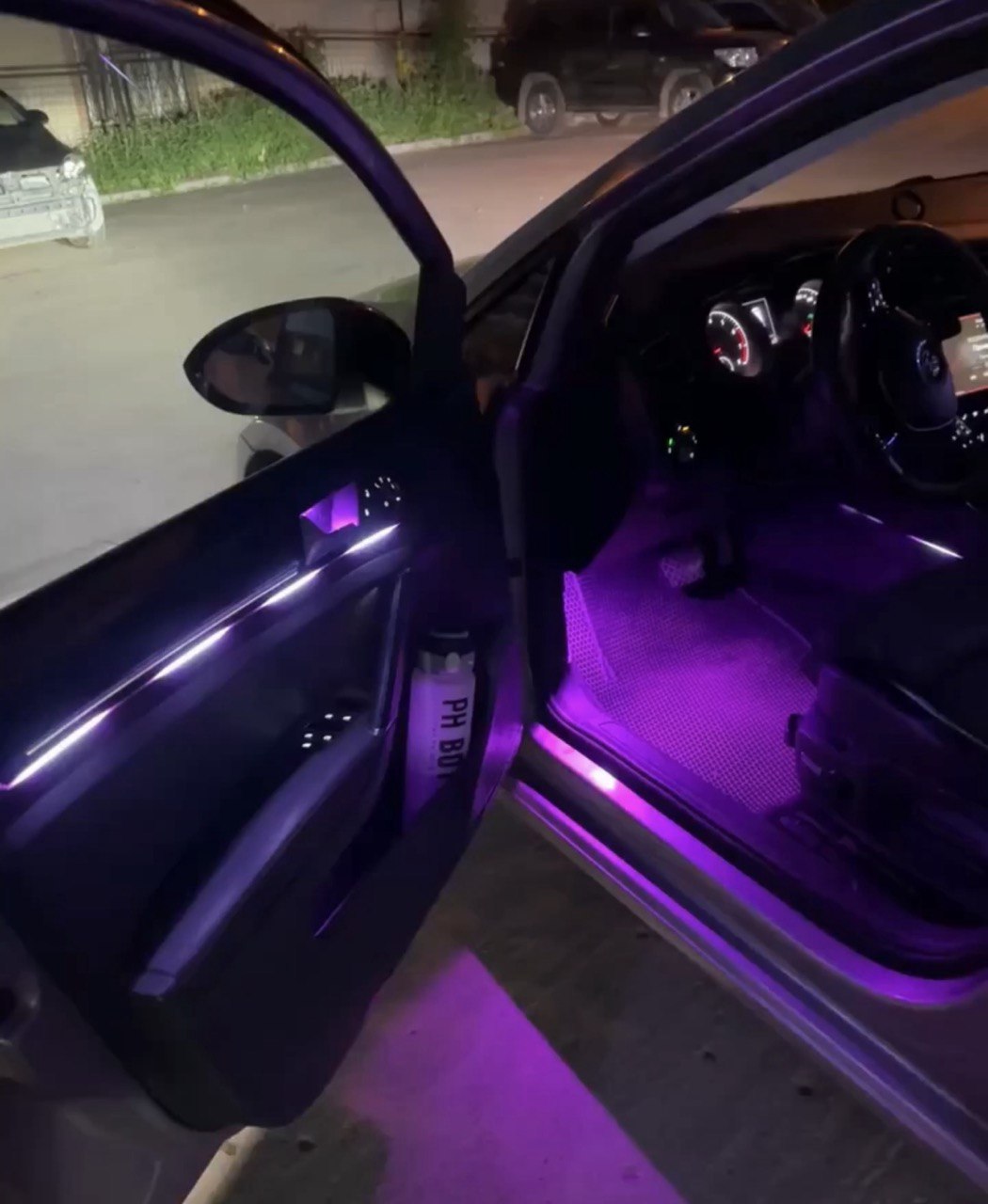 Подсветка салона Volkswagen Golf VII