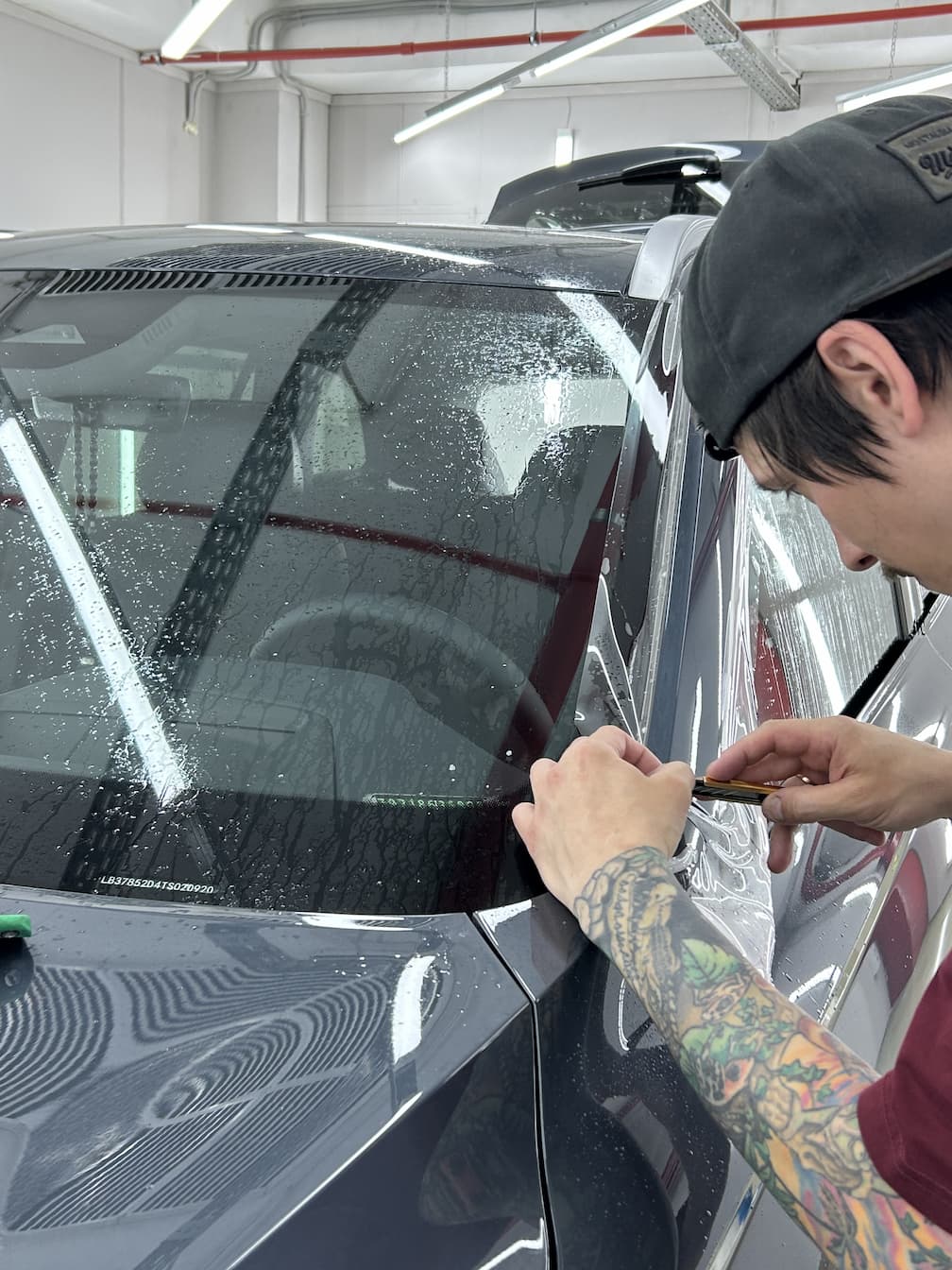 Оклейка автомобиля плёнкой в студии Buran Detailing