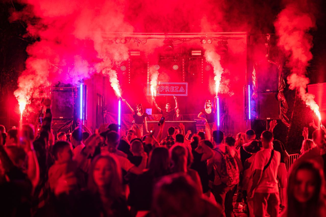 Наш гость получает бесплатный вход на вечеринку Impreza Events за репост афиши в Instagram Stories