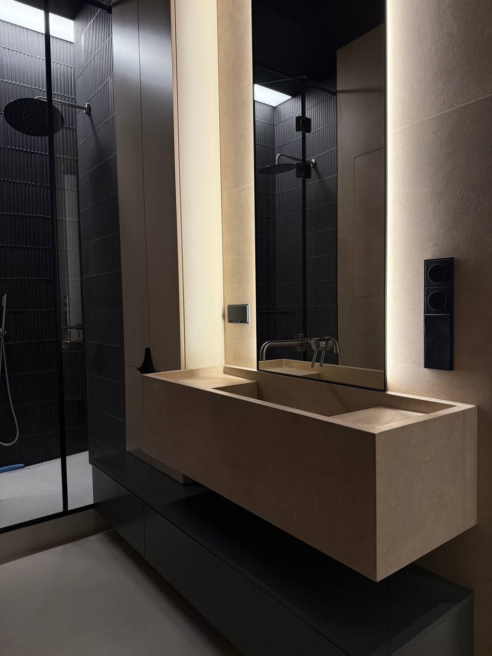 Прямоугольная раковина из керамогранита