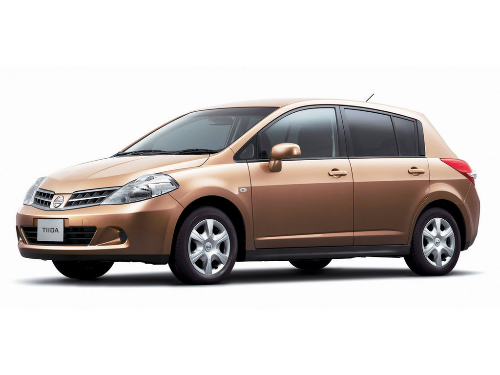 Nissan Tiida правый руль