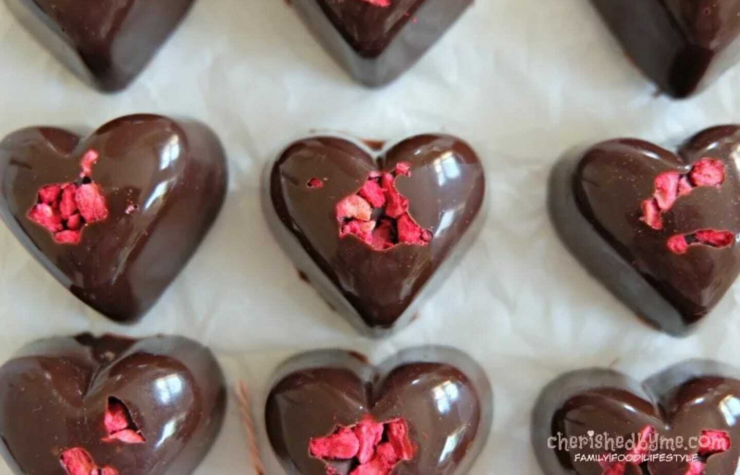 Шоколадные сердечки с начинкой