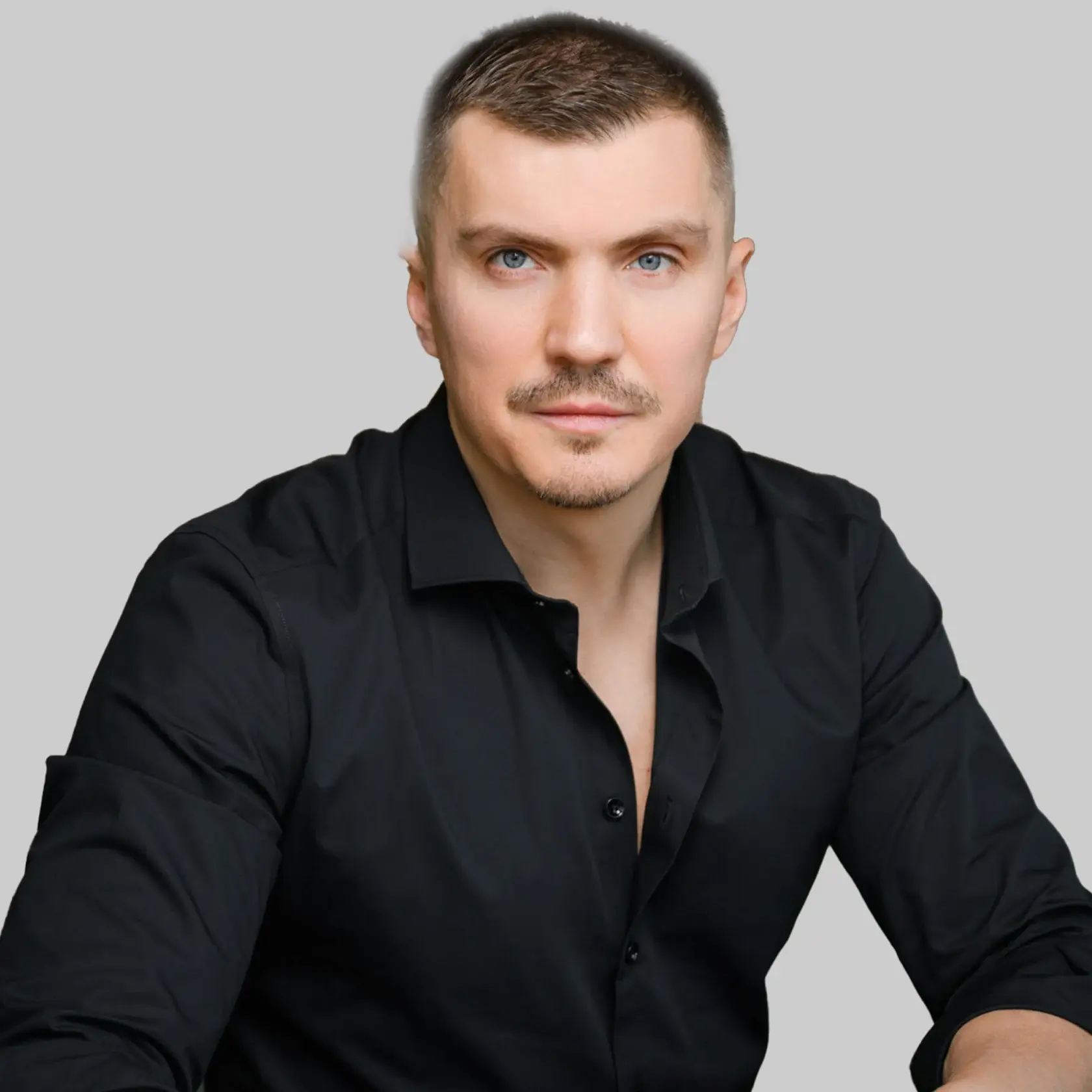 Портрет основателя компании в карточке обращения