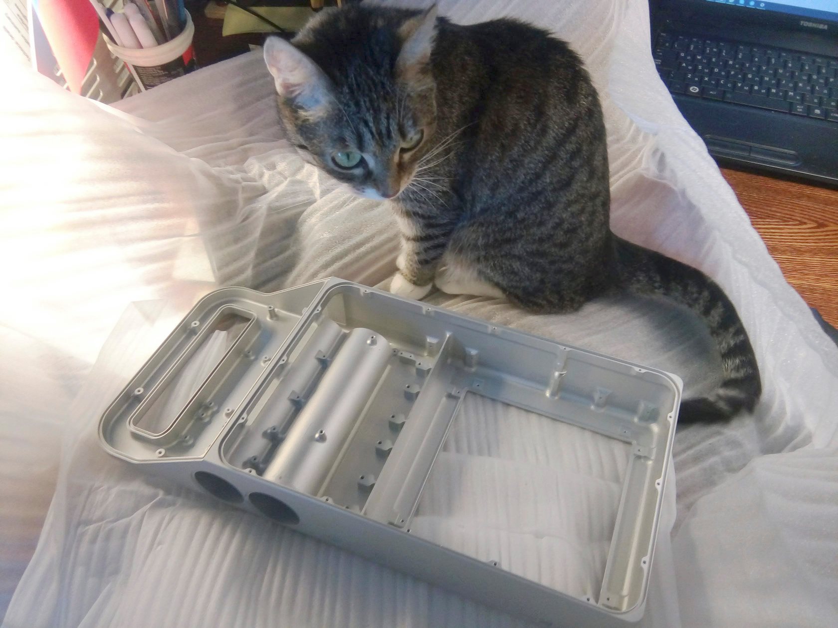 Обычно производители меняют дизайн продукта по одной из этих двух причин