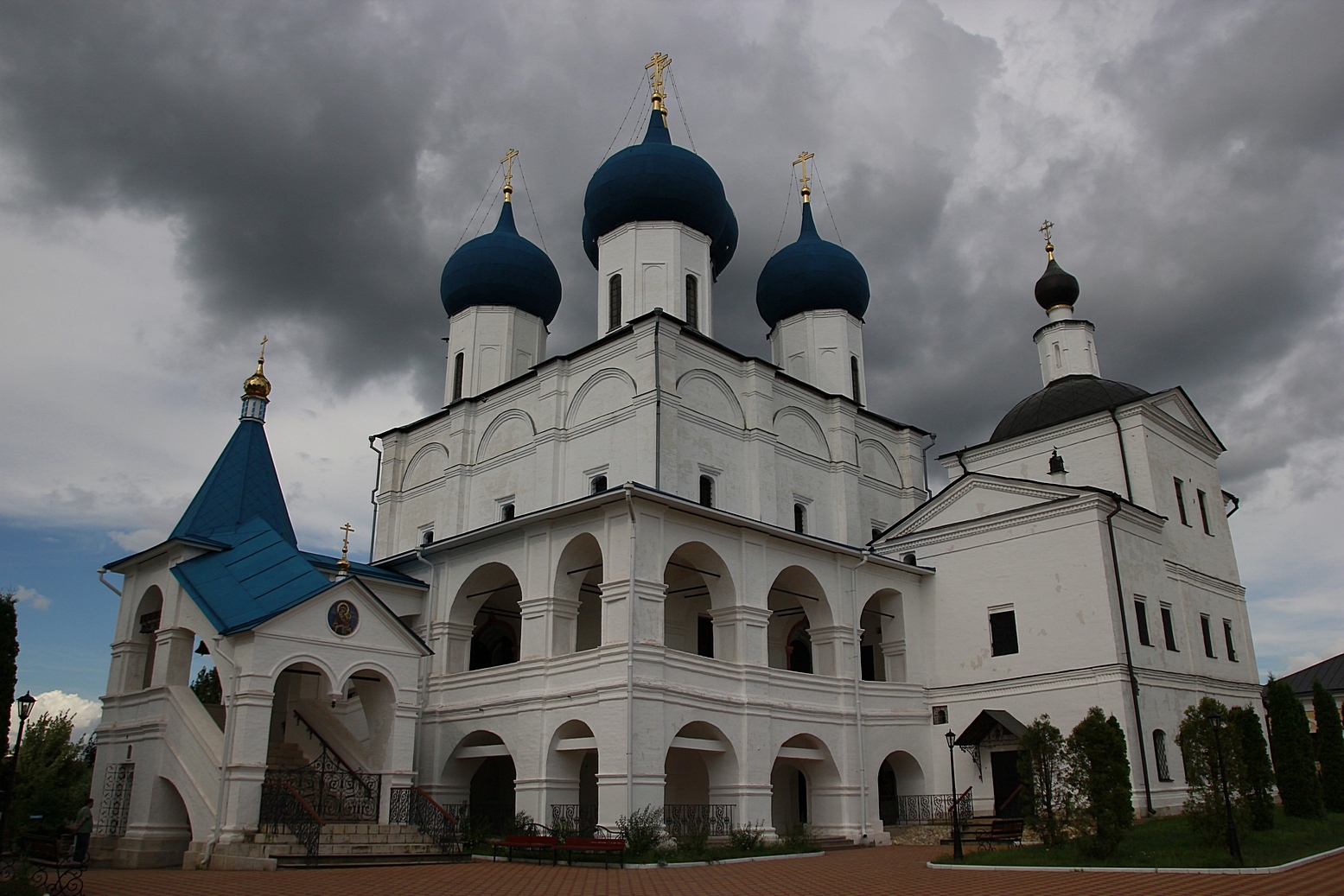 Монастырь в серпухове