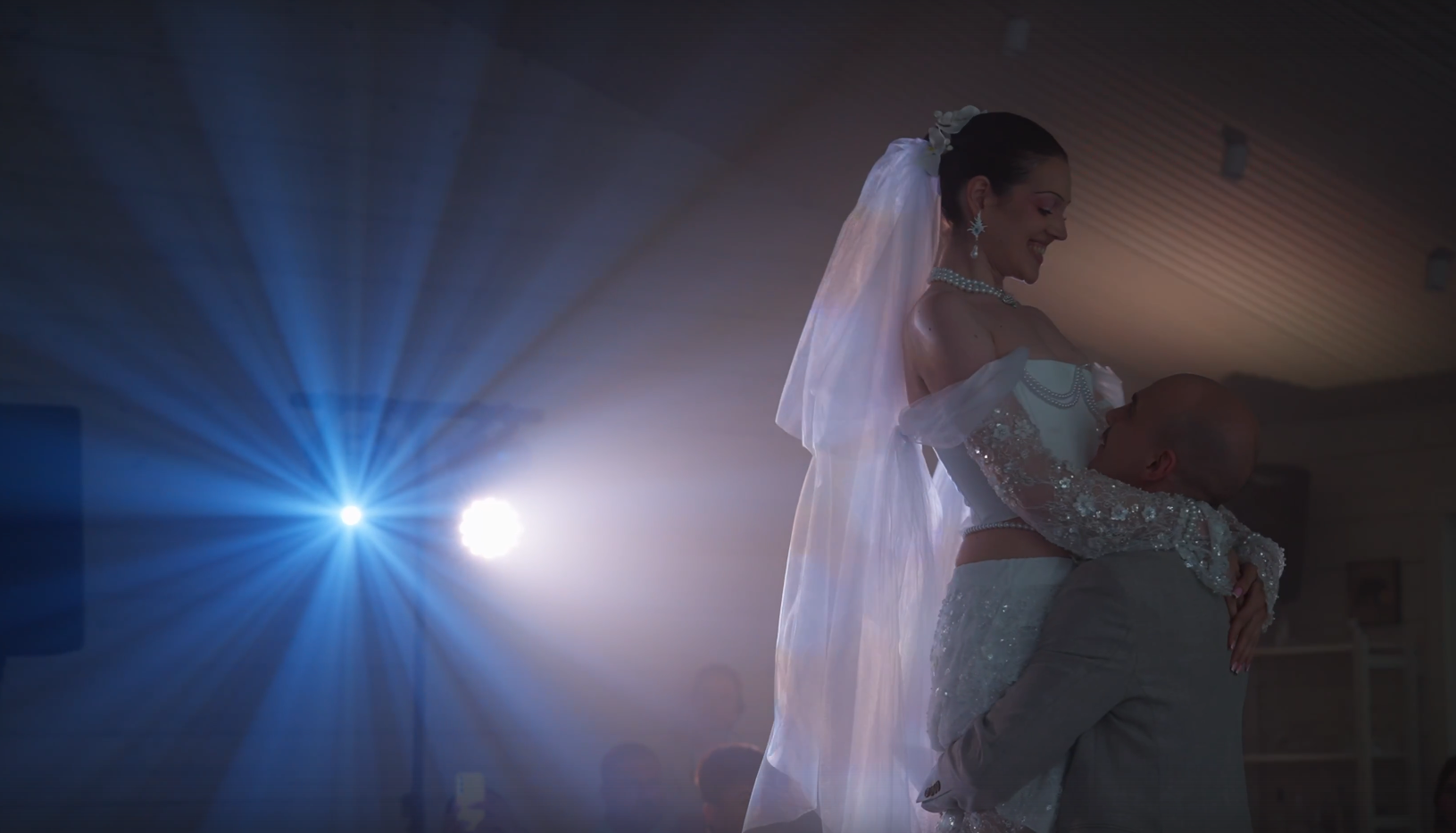 Красивый свет на свадьбу в ресторан Forest Symphony