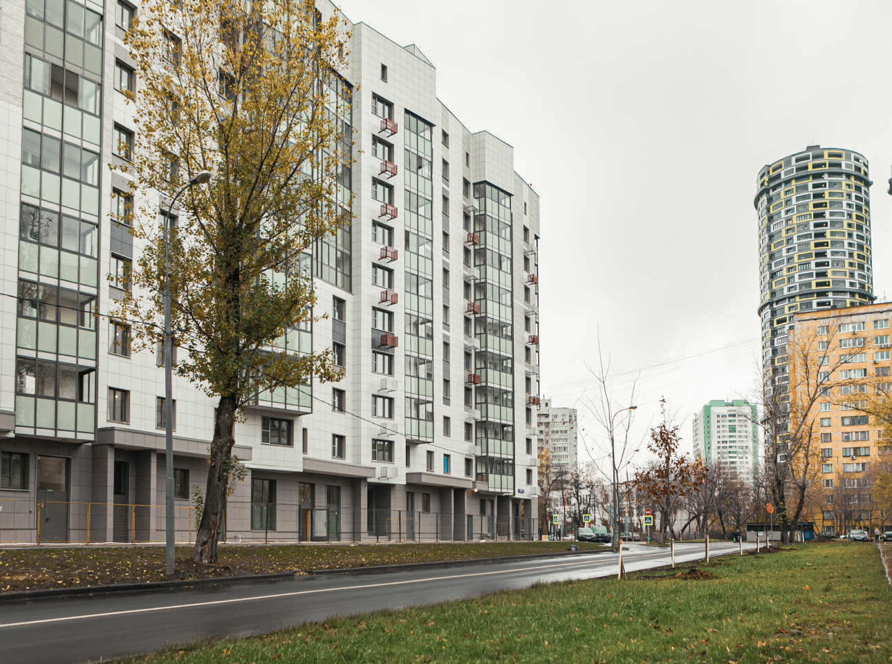 Многоквартирный секционный жилой дом с подземной автостоянкой - С  инженерными коммуникациями и благоустройством территории, с квартирами для  инвалидов