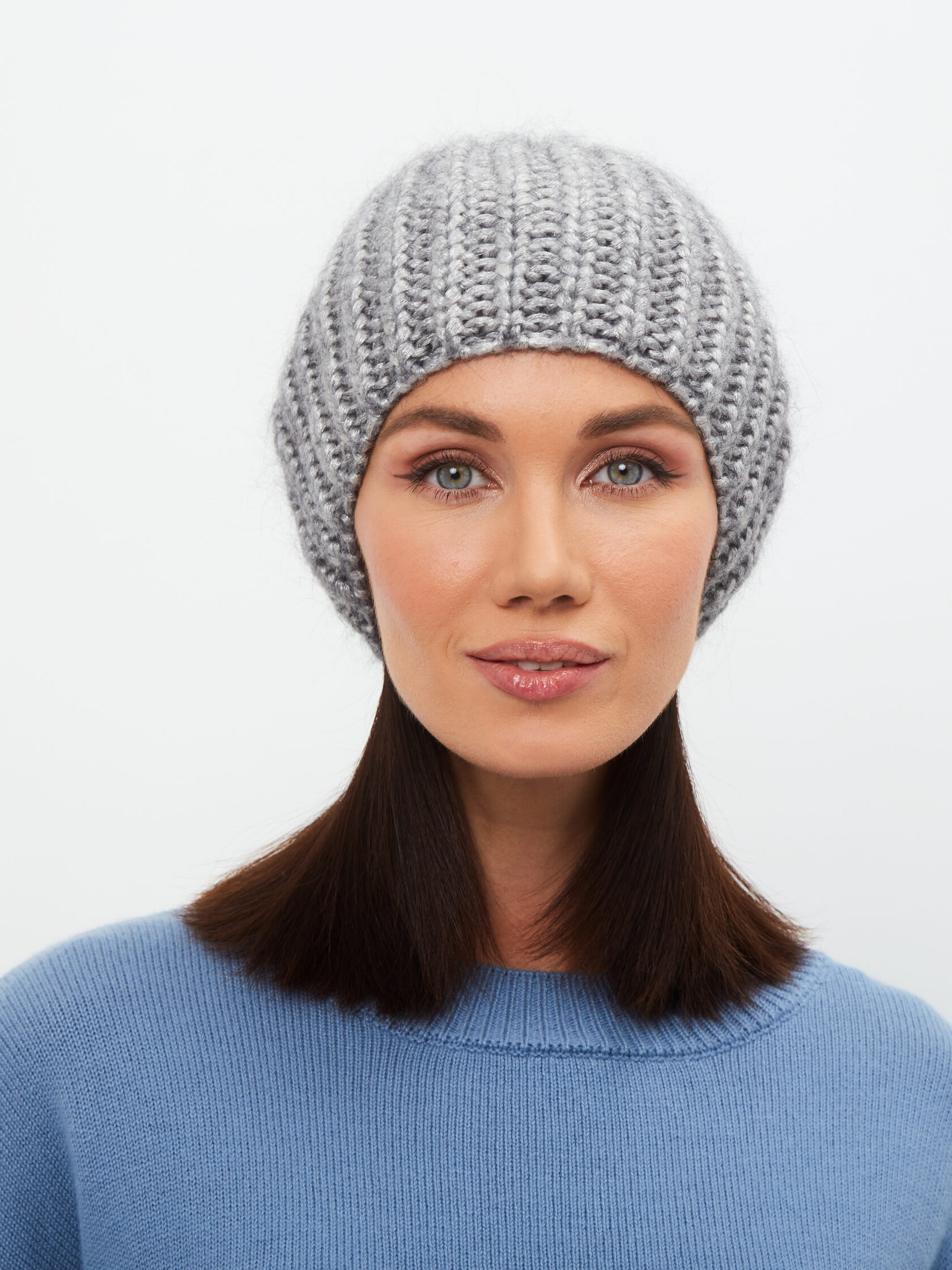 Женская шапка VINNIS