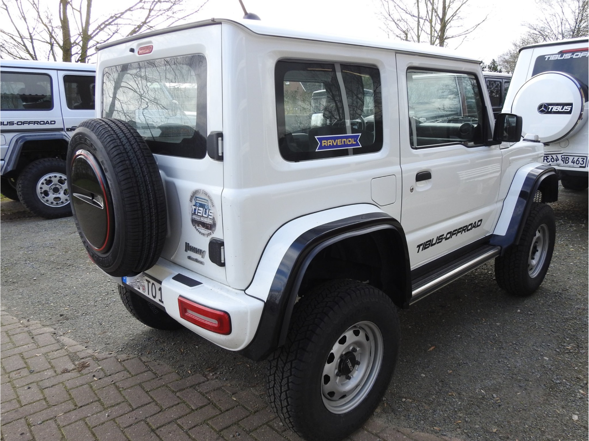 Suzuki Jimny : полноприводные автомобили