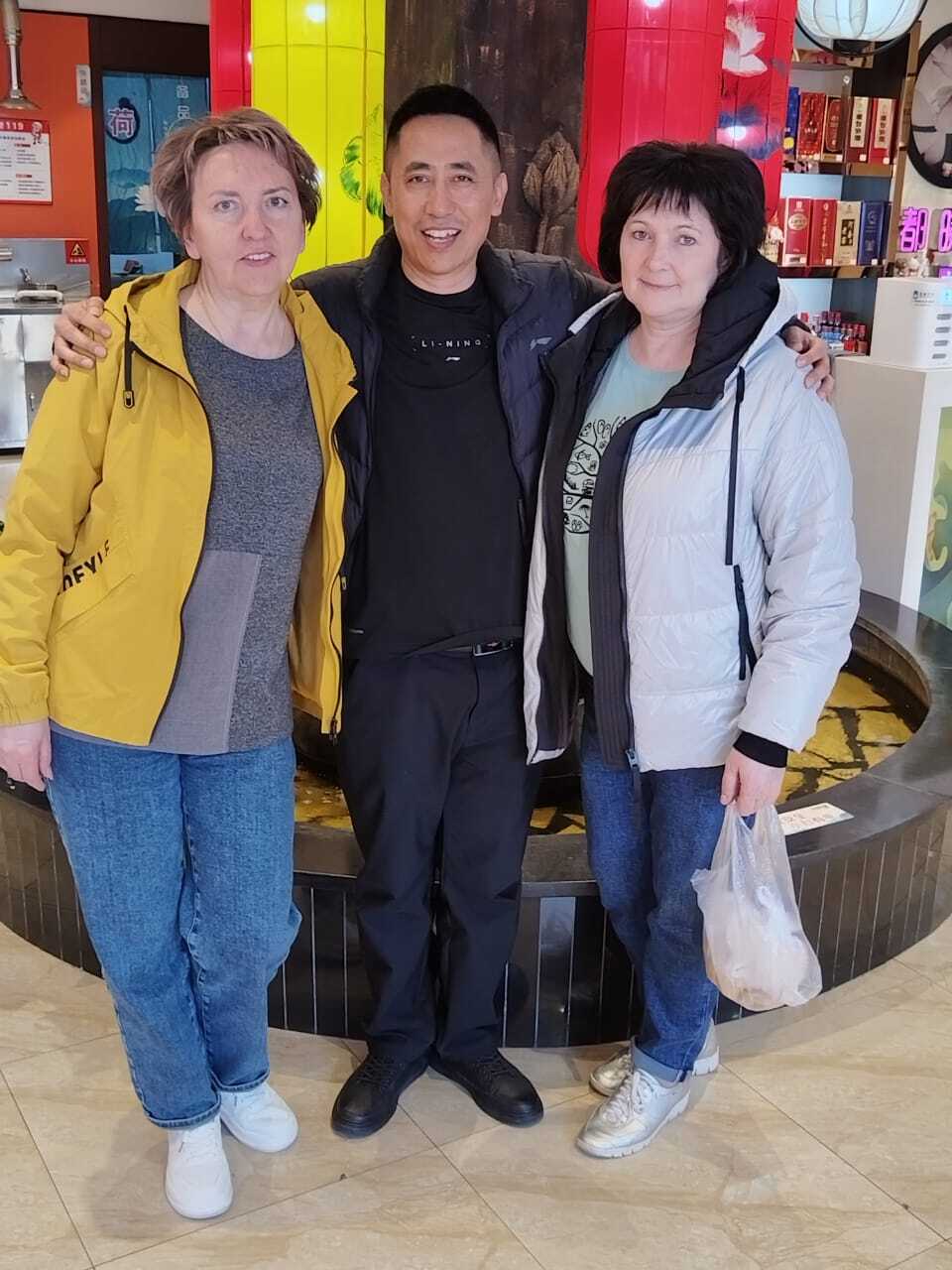 довольные клиенты в стоматологии Хайхэ