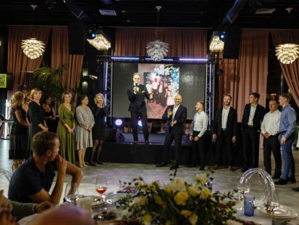 Заказать новогодний корпоратив для мебельной фирмы