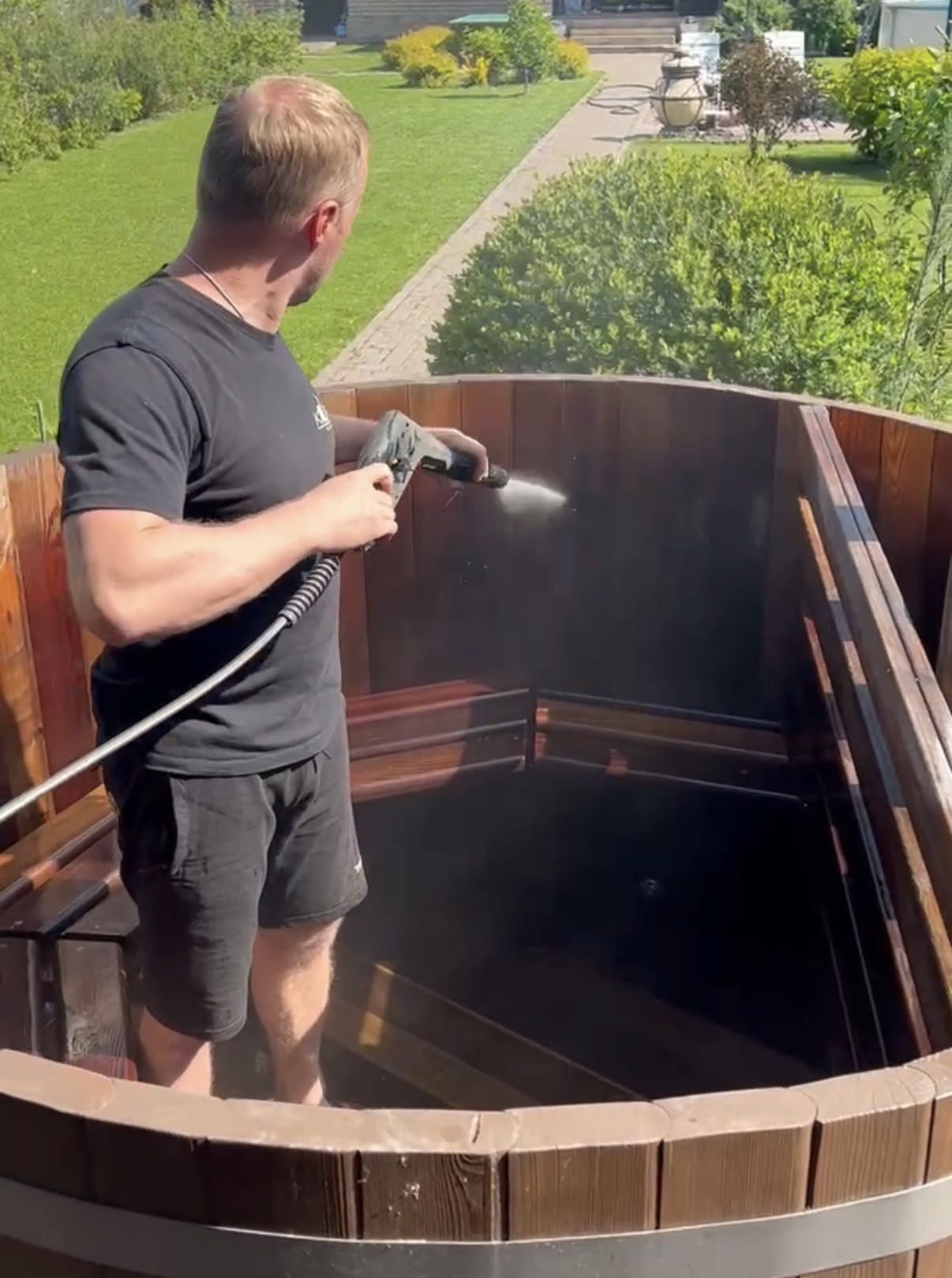 мойка купели, мойка высокого давления для купели, как мыть купель, уход за купелью, Керхер для купели, чистка деревянной купели